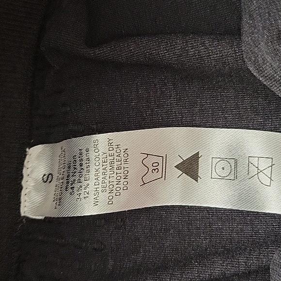 Bike Shorts Size Small NWOT - Picture 4 of 4